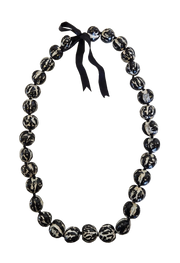 Kukui Nut Lei - Black & White